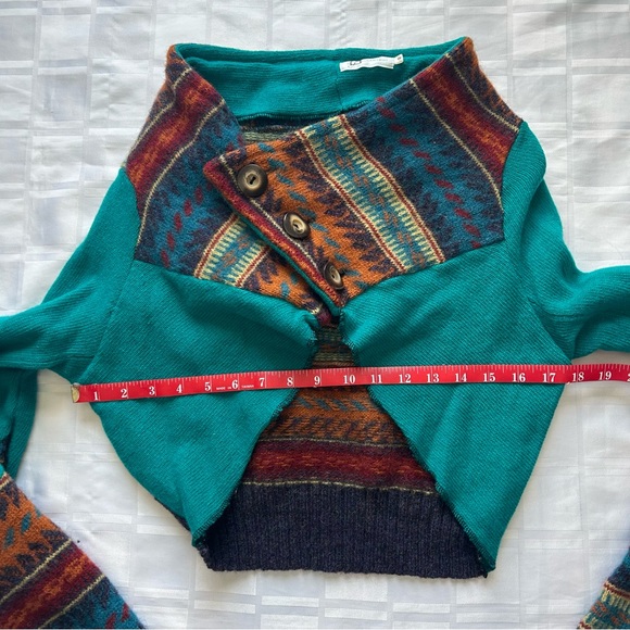 Precocious Bohemian Reworked Cropped Long Sleeve Sweater - Picture 3 of 10